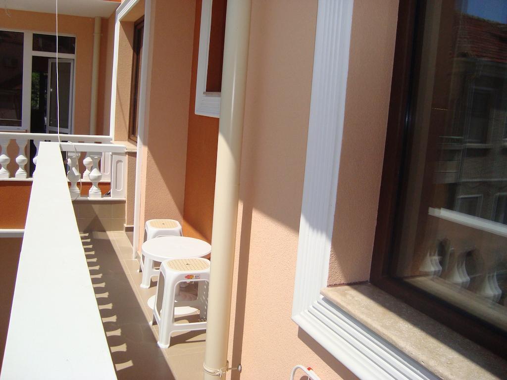 Marinela Apartments Pomorie Chambre photo