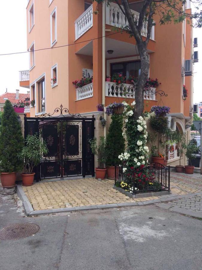 Marinela Apartments Pomorie Extérieur photo
