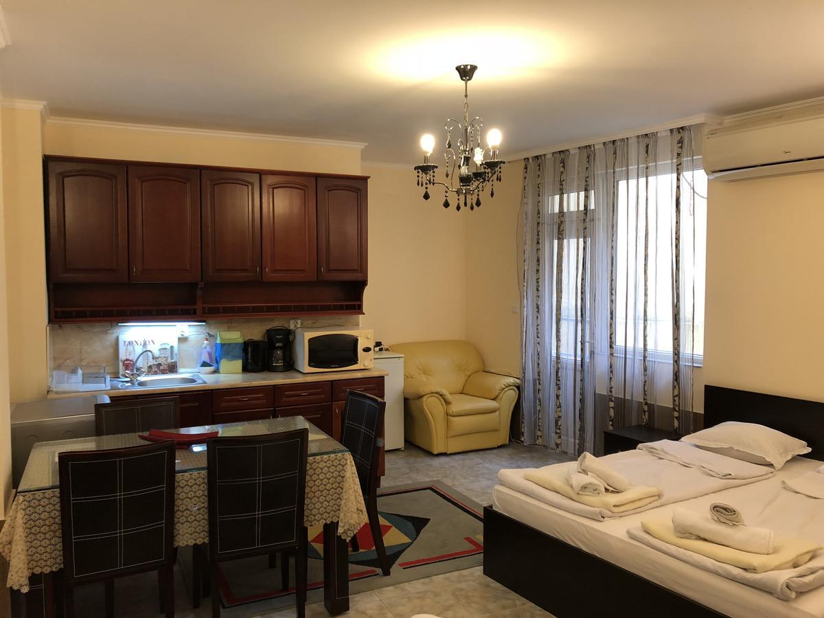 Marinela Apartments Pomorie Extérieur photo